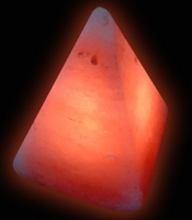 Соляная лампа SLPR-43S форма Пирамида на деревяной подставке medium