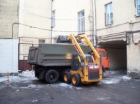 Вывоз снега в Киеве. Уборка снега. medium